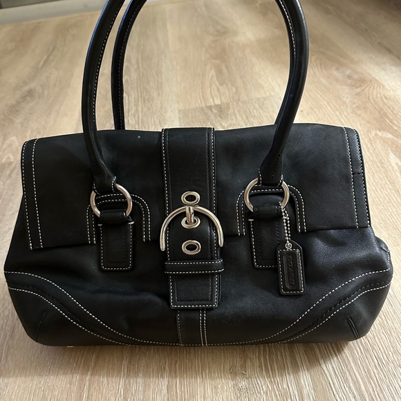 COACH Vintage Leather Shoulder Bag - Picture 2 of 5